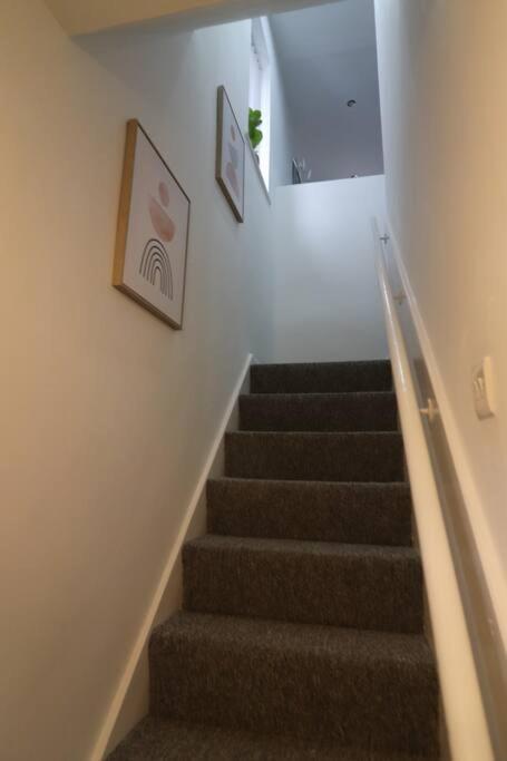 Cosy Two Bedroom First Floor Apartment Birmingham Esterno foto